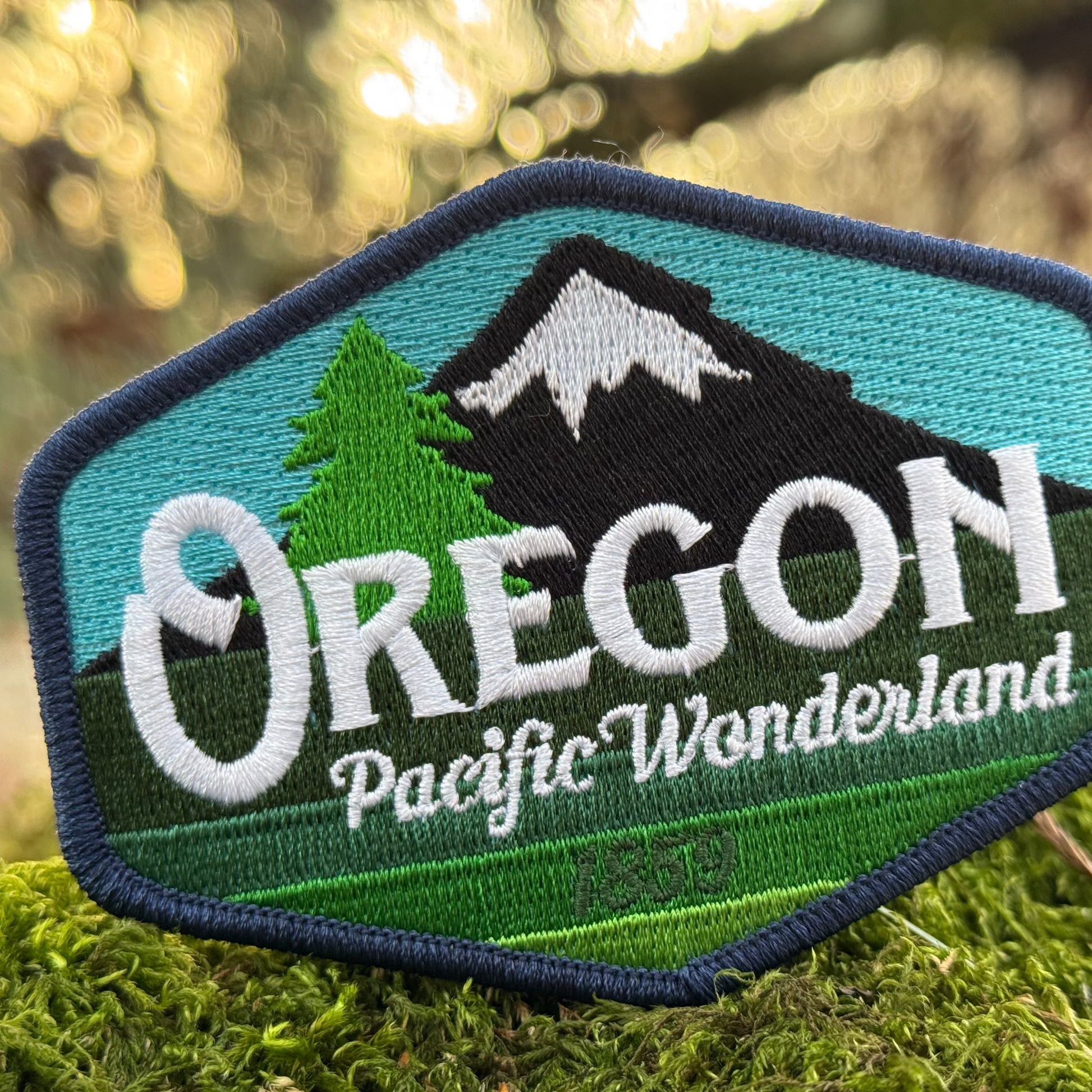 Oregon Pacific Wonderland Vintage | Iron-on Embroidered Patch